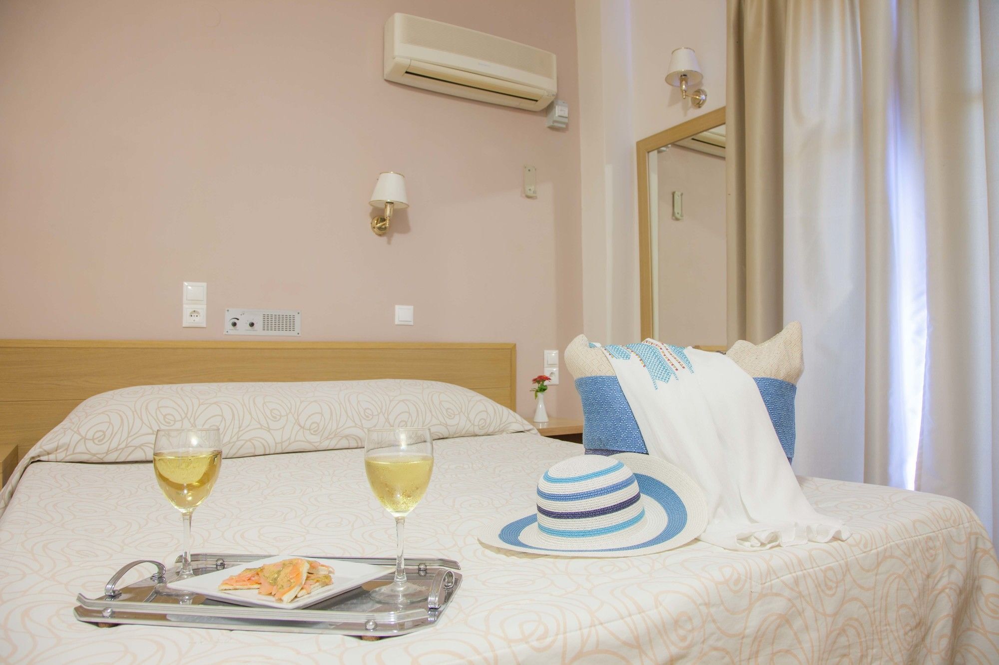 G George Aparthotel Нидри Екстериор снимка